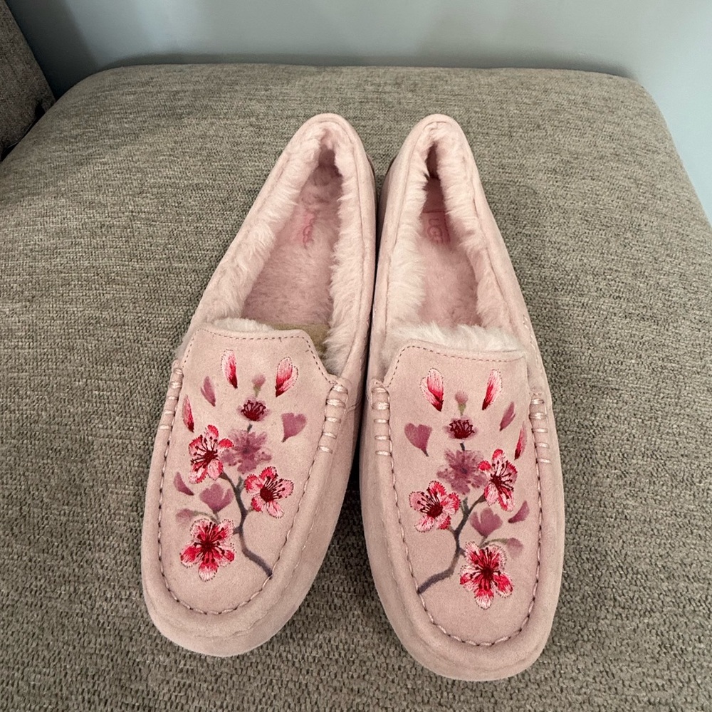NEW Women’s UGG Ansley Blossom Floral Slippers